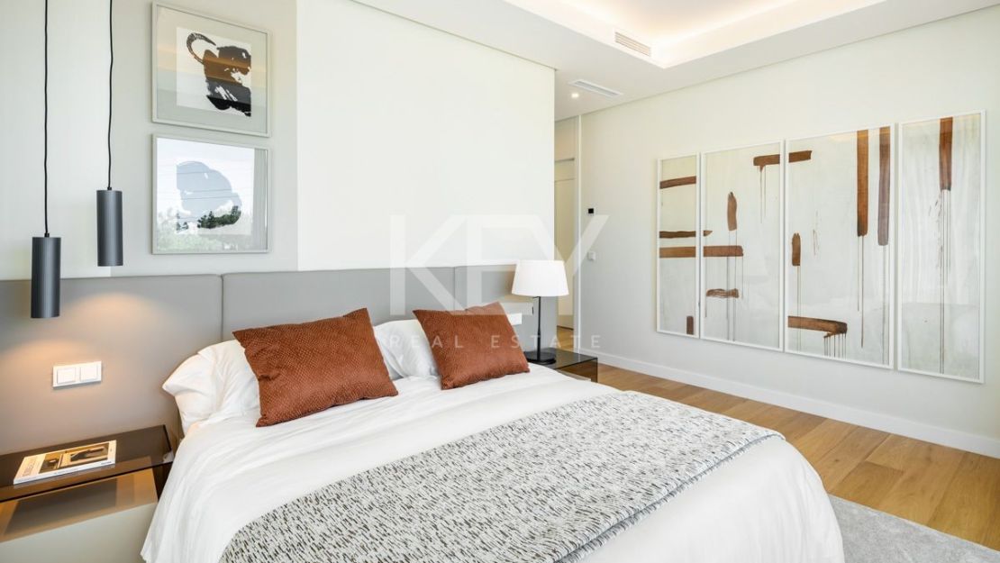 Luxury contemporary villa with sea views in Río Real, Marbella East
