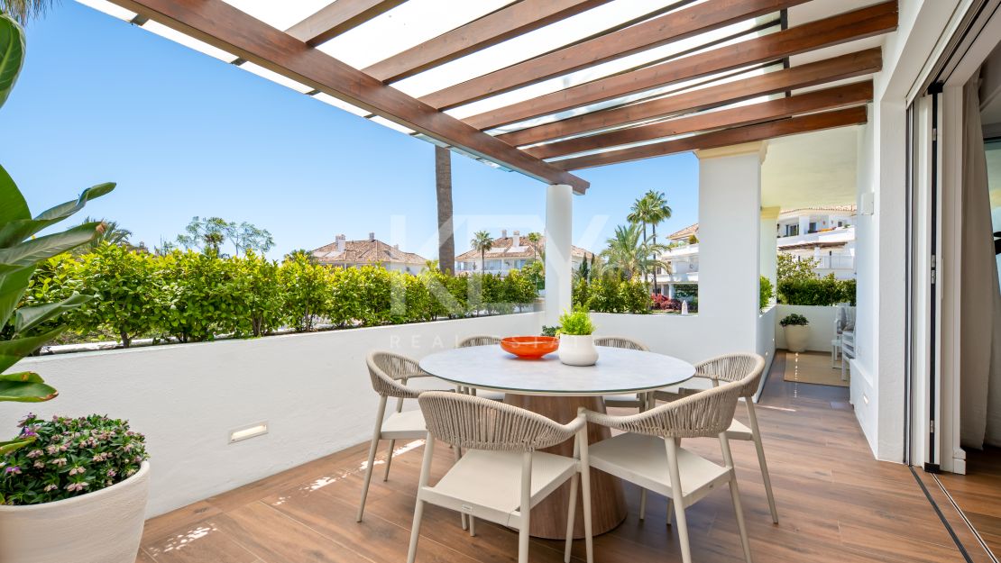 Luxury Apartment for Sale on Marbella Golden Mile in a Prestigious Gated Community