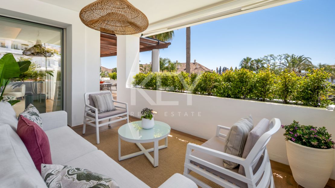 Luxury Apartment for Sale on Marbella Golden Mile in a Prestigious Gated Community