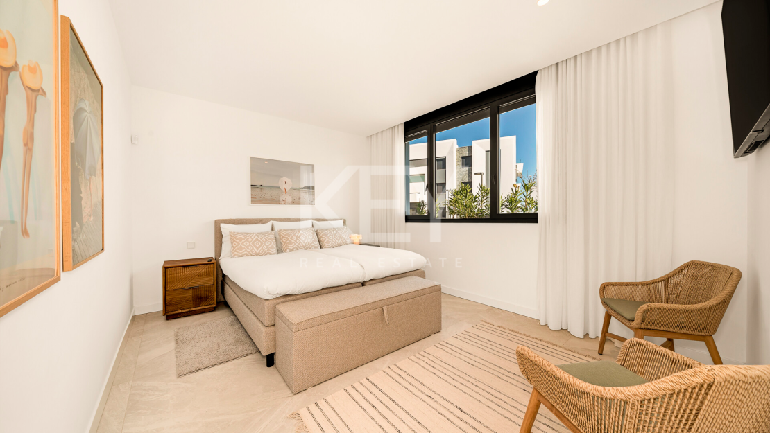Luxury Ground Floor apartment with private garden and pool in Marbella East