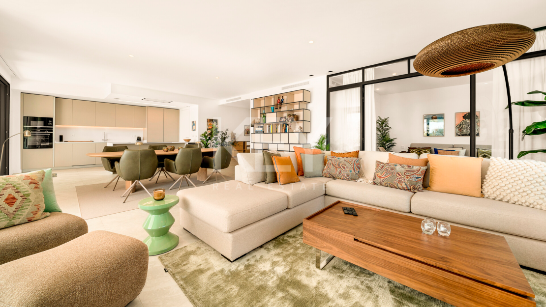 Luxury Ground Floor apartment with private garden and pool in Marbella East