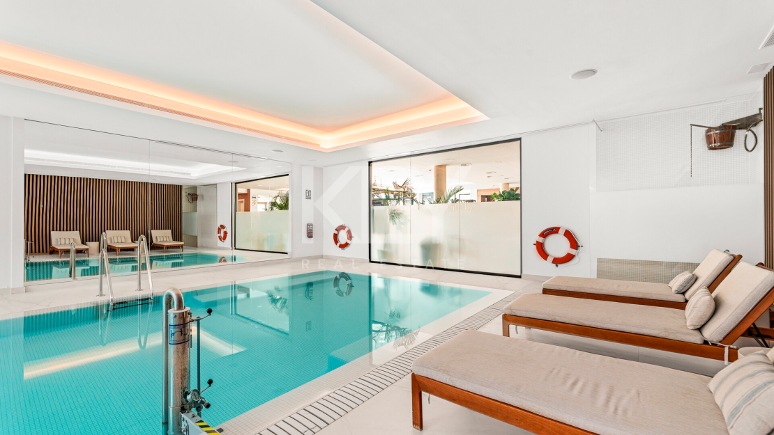 Luxury Ground Floor apartment with private garden and pool in Marbella East