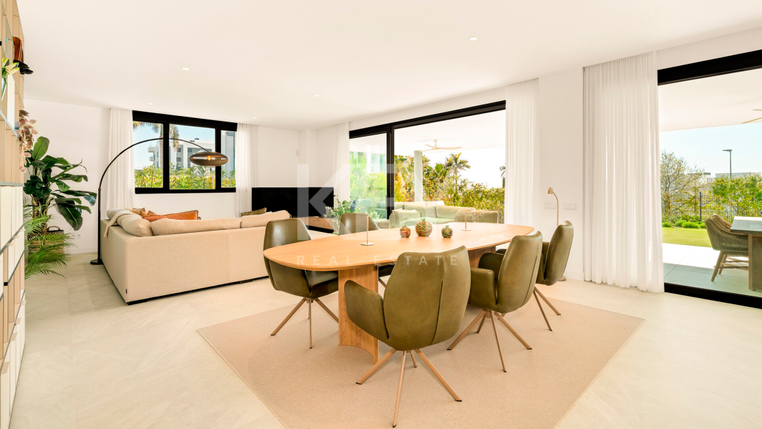 Luxury Ground Floor apartment with private garden and pool in Marbella East