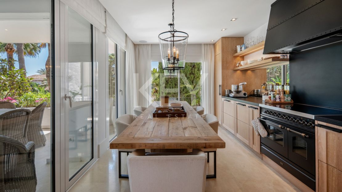 Luxury apartment for sale on Marbella’s Golden Mile near the beach