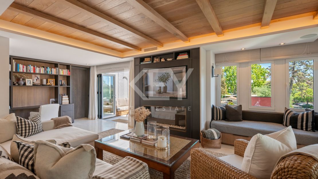 Luxury apartment for sale on Marbella’s Golden Mile near the beach