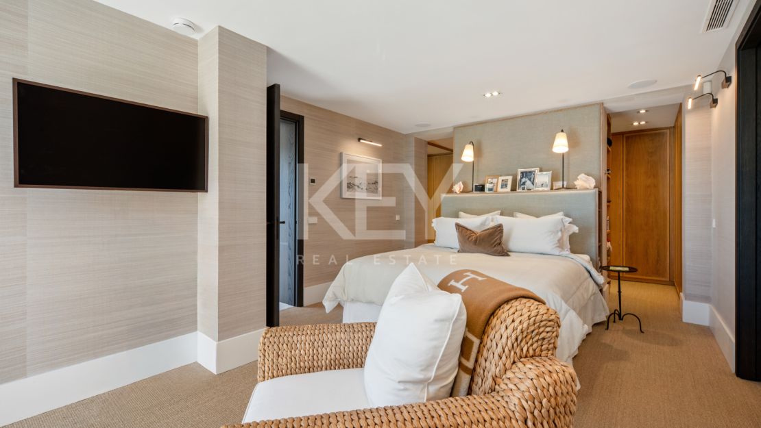 Luxury apartment for sale on Marbella’s Golden Mile near the beach