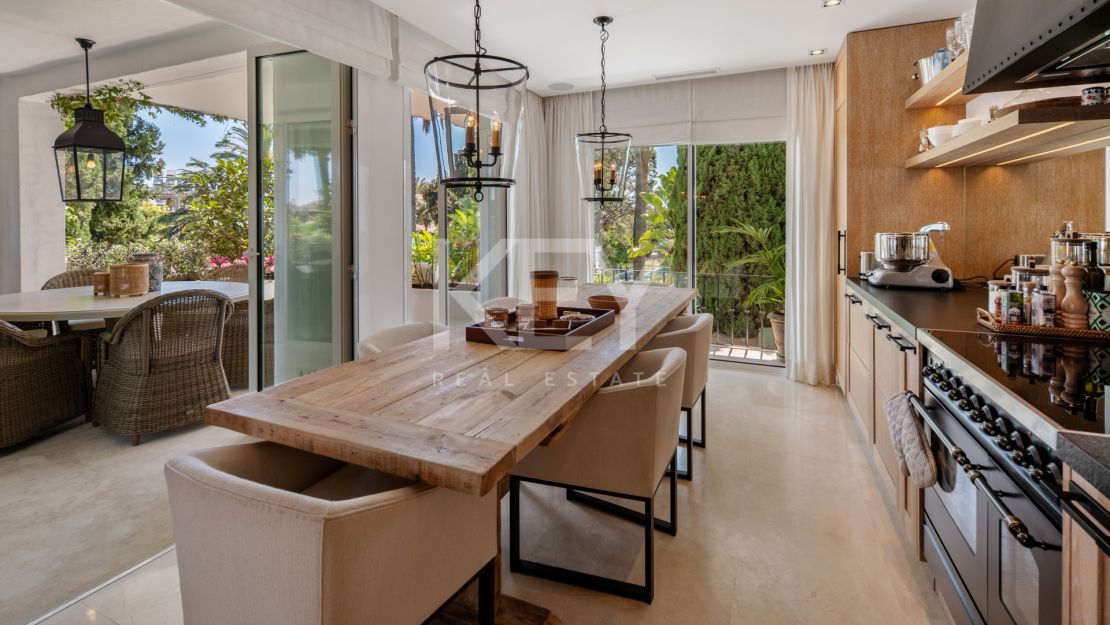 Luxury apartment for sale on Marbella’s Golden Mile near the beach