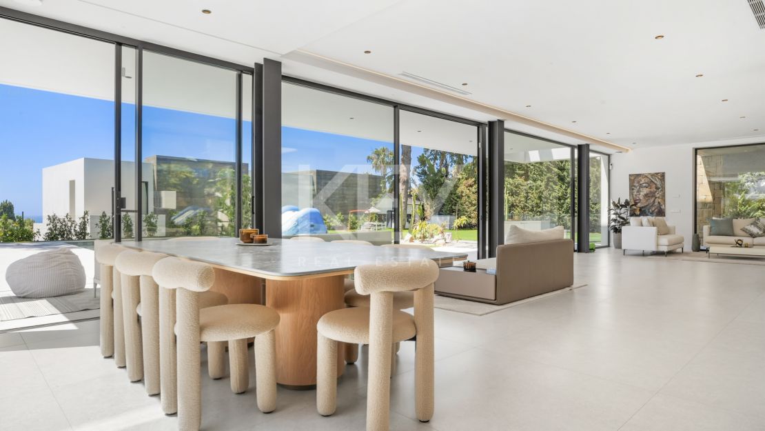 Contemporary Villa with Sea Views for sale in Marbella Golden Mile