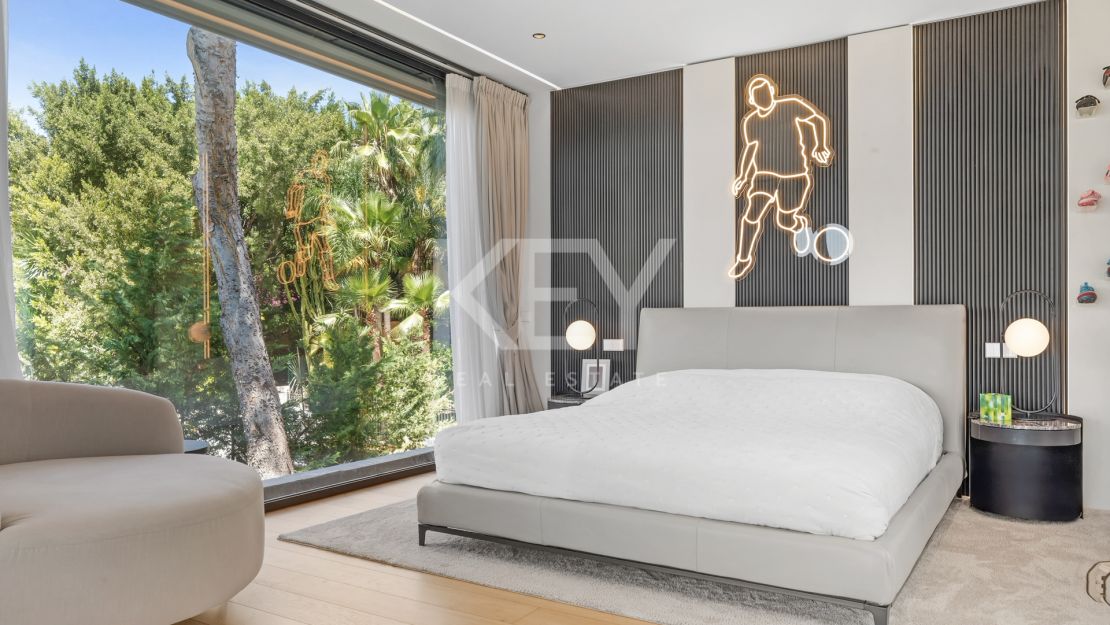 Contemporary Villa with Sea Views for sale in Marbella Golden Mile