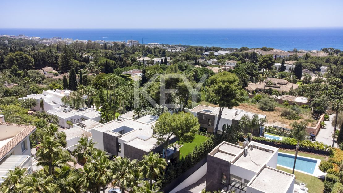 Contemporary Villa with Sea Views for sale in Marbella Golden Mile