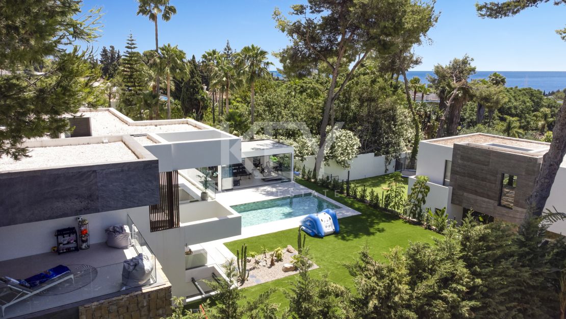 Contemporary Villa with Sea Views for sale in Marbella Golden Mile
