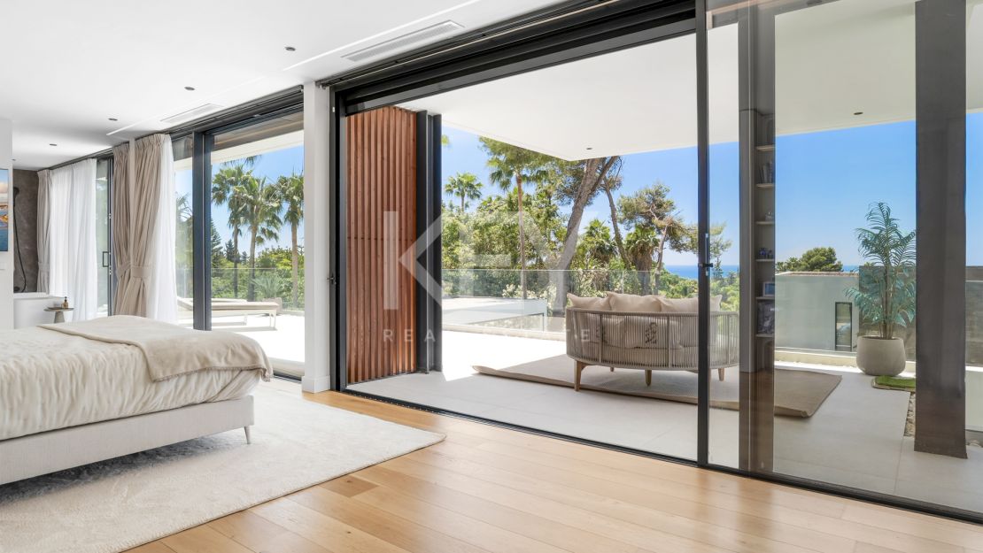 Contemporary Villa with Sea Views for sale in Marbella Golden Mile