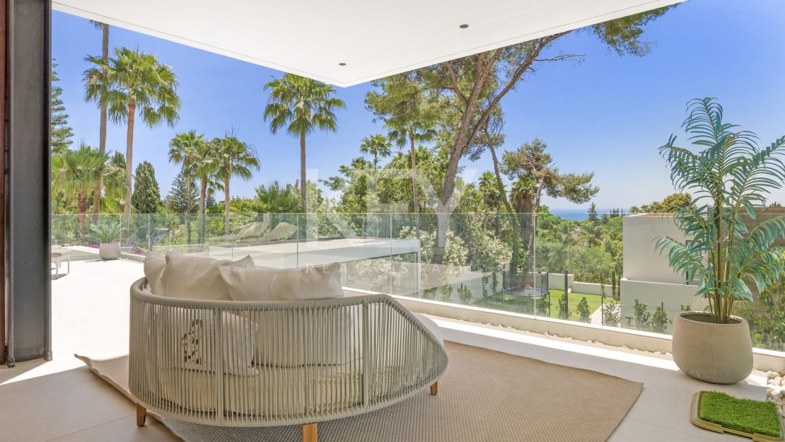 Contemporary Villa with Sea Views for sale in Marbella Golden Mile