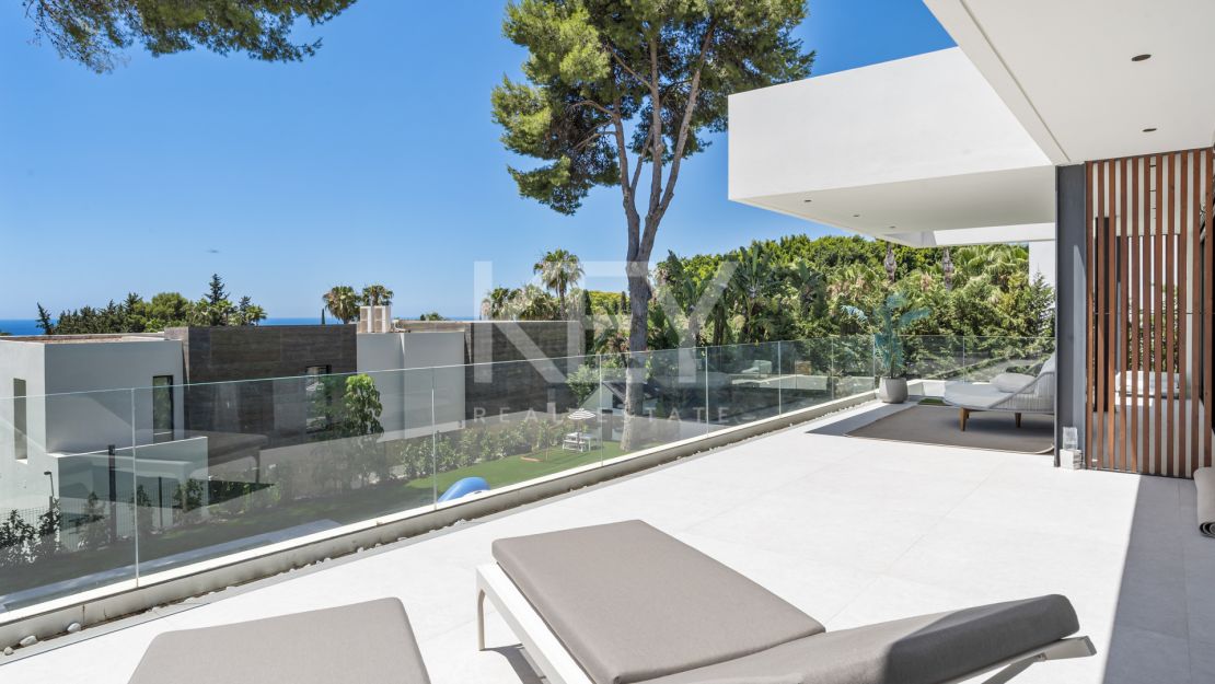 Contemporary Villa with Sea Views for sale in Marbella Golden Mile