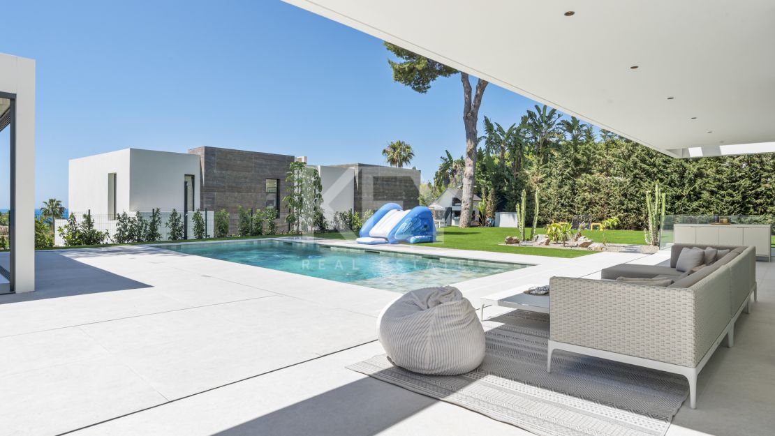 Contemporary Villa with Sea Views for sale in Marbella Golden Mile