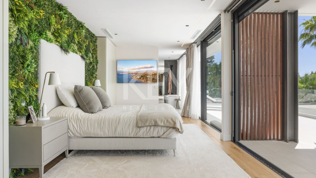 Contemporary Villa with Sea Views for sale in Marbella Golden Mile