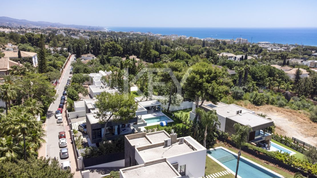 Contemporary Villa with Sea Views for sale in Marbella Golden Mile