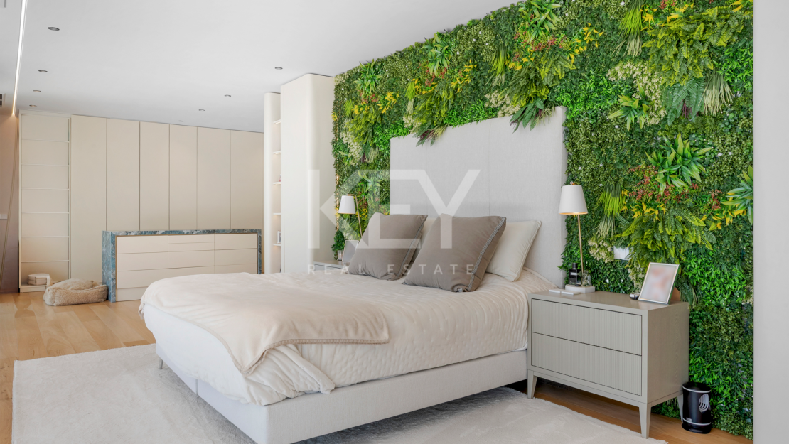Contemporary Villa with Sea Views for sale in Marbella Golden Mile