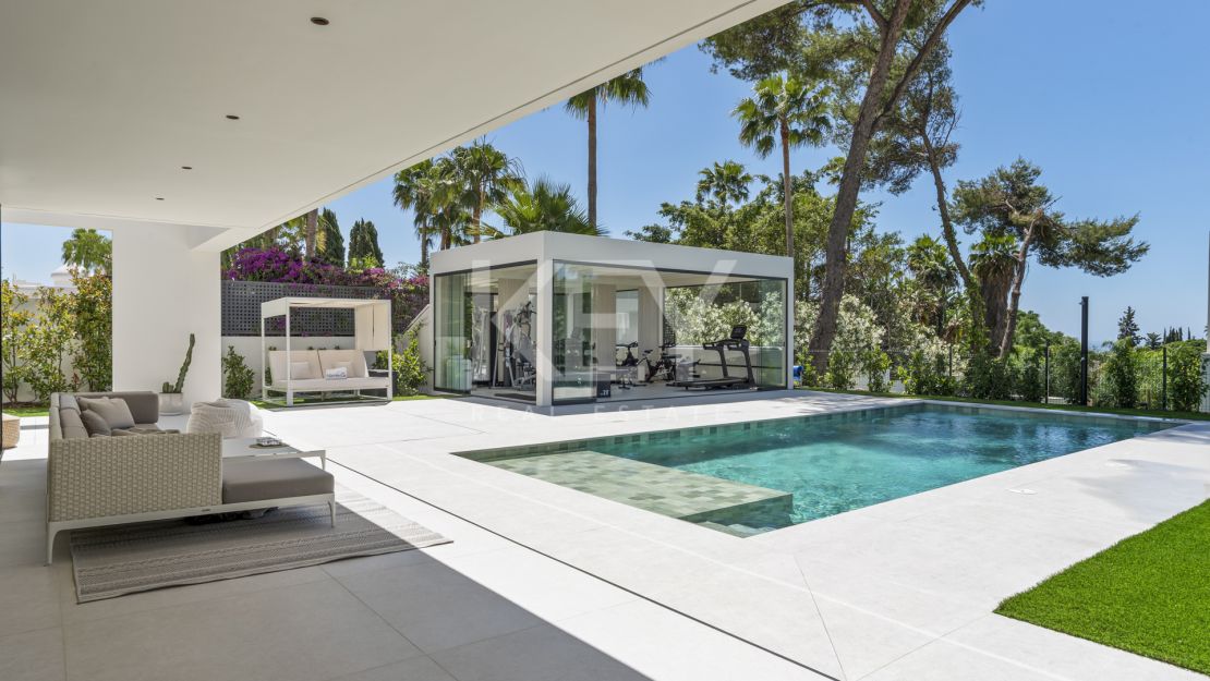 Contemporary Villa with Sea Views for sale in Marbella Golden Mile
