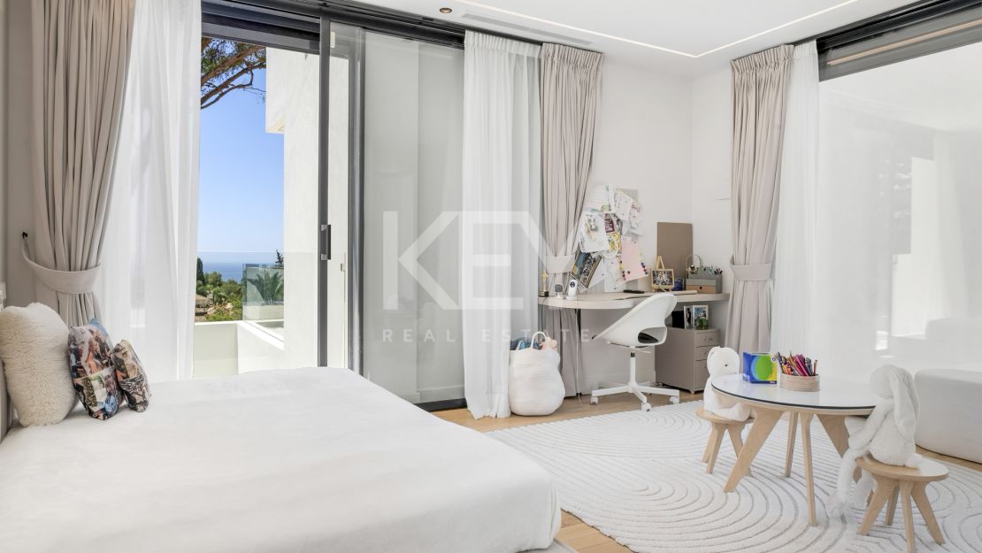 Contemporary Villa with Sea Views for sale in Marbella Golden Mile