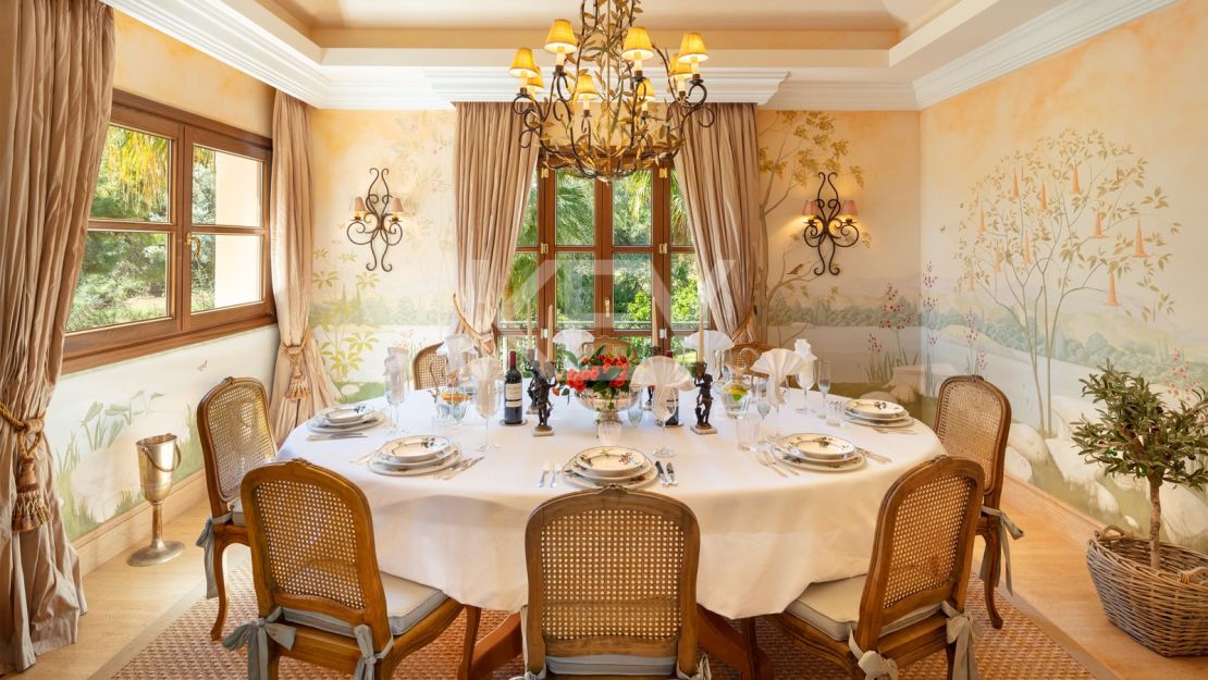 Villa Contemporánea de Lujo para alquiler vacacional en Las Lomas de Marbella Club