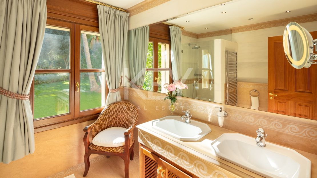 Villa Contemporánea de Lujo para alquiler vacacional en Las Lomas de Marbella Club