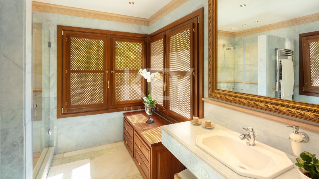 Villa Contemporánea de Lujo para alquiler vacacional en Las Lomas de Marbella Club