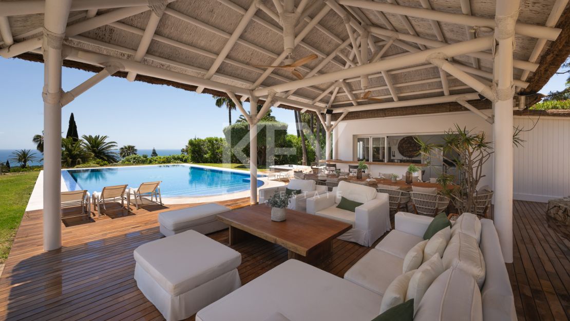 Luxury Mediterranean villa with sea views in Marbella East