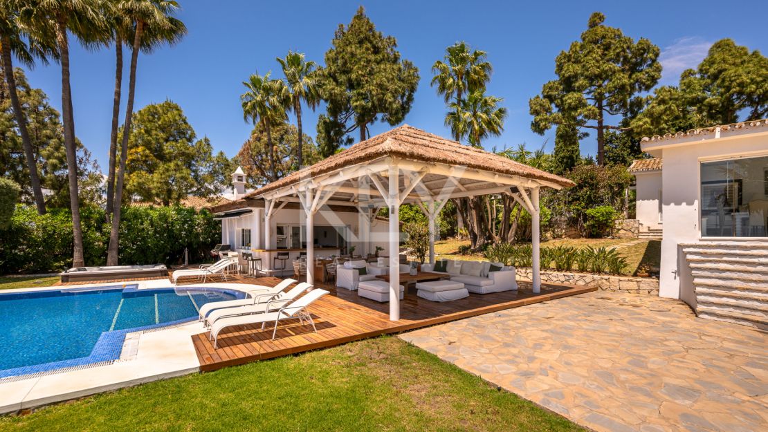 Luxury Mediterranean villa with sea views in Marbella East
