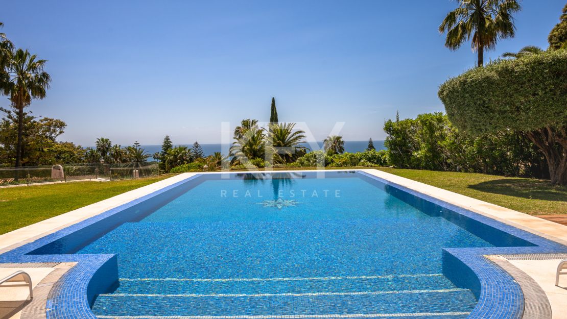 Luxury Mediterranean villa with sea views in Marbella East