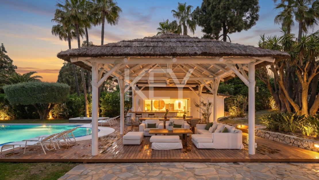 Luxury Mediterranean villa with sea views in Marbella East