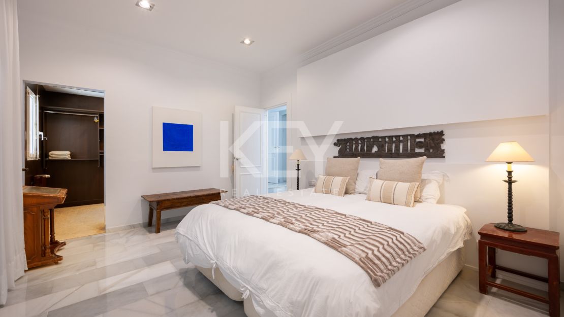 Luxury Mediterranean villa with sea views in Marbella East