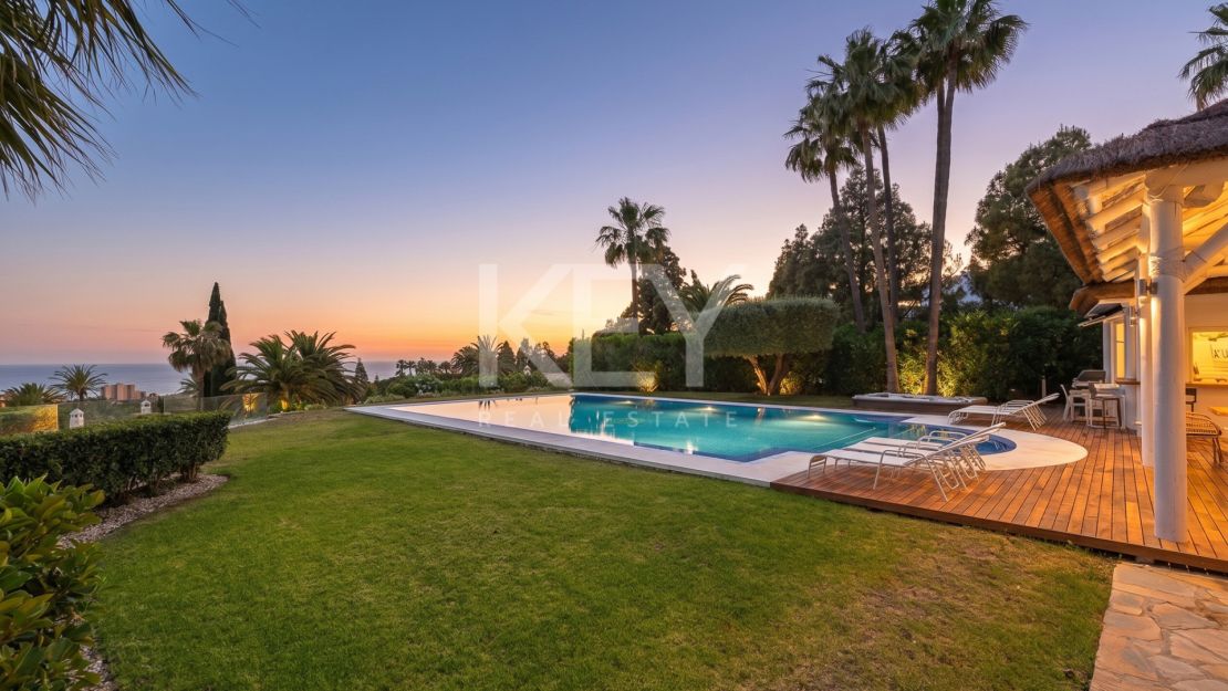 Luxury Mediterranean villa with sea views in Marbella East