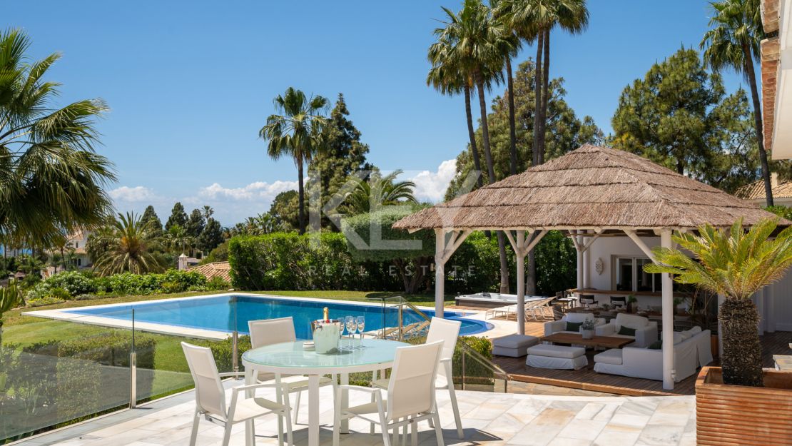 Luxury Mediterranean villa with sea views in Marbella East