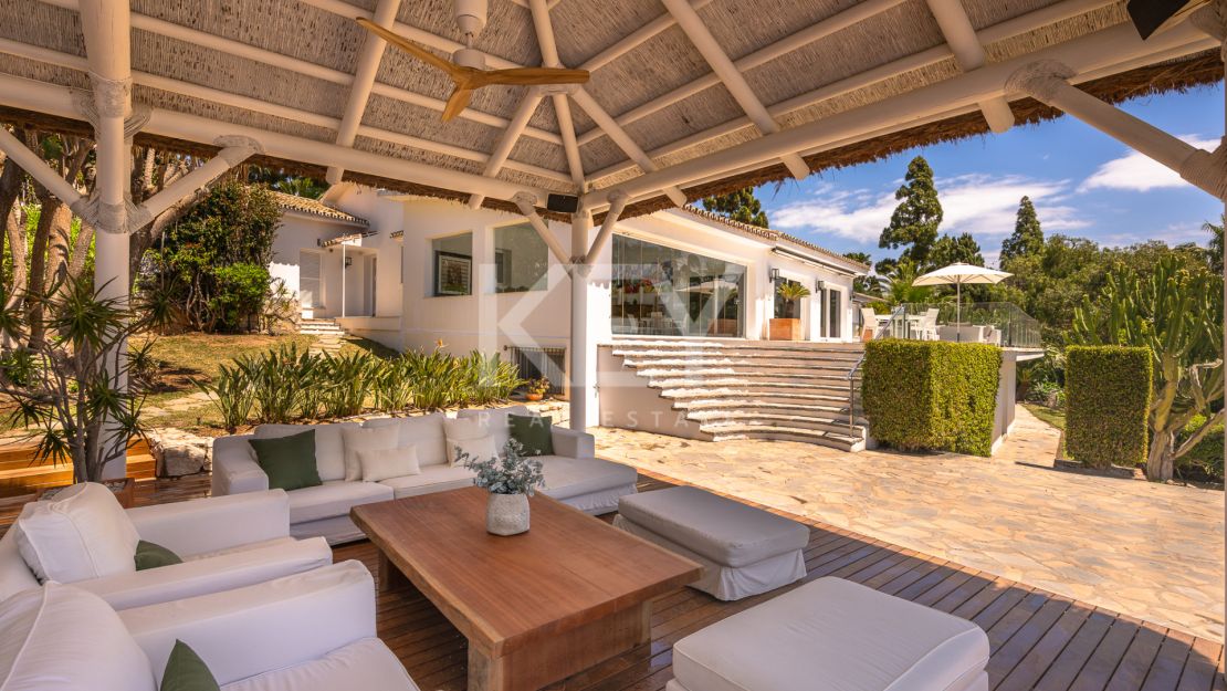 Luxury Mediterranean villa with sea views in Marbella East