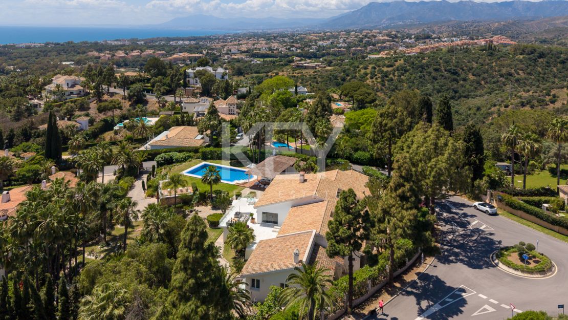 Luxury Mediterranean villa with sea views in Marbella East