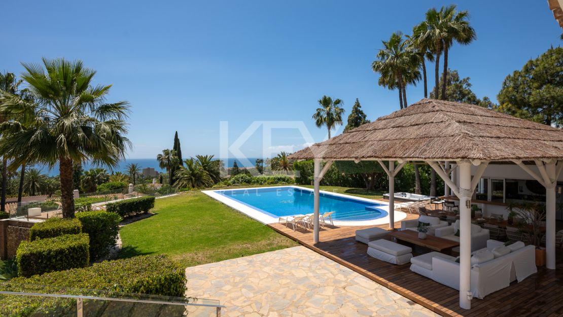 Luxury Mediterranean villa with sea views in Marbella East