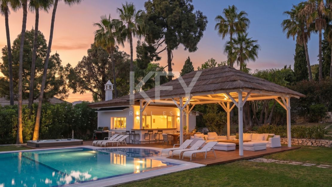 Luxury Mediterranean villa with sea views in Marbella East