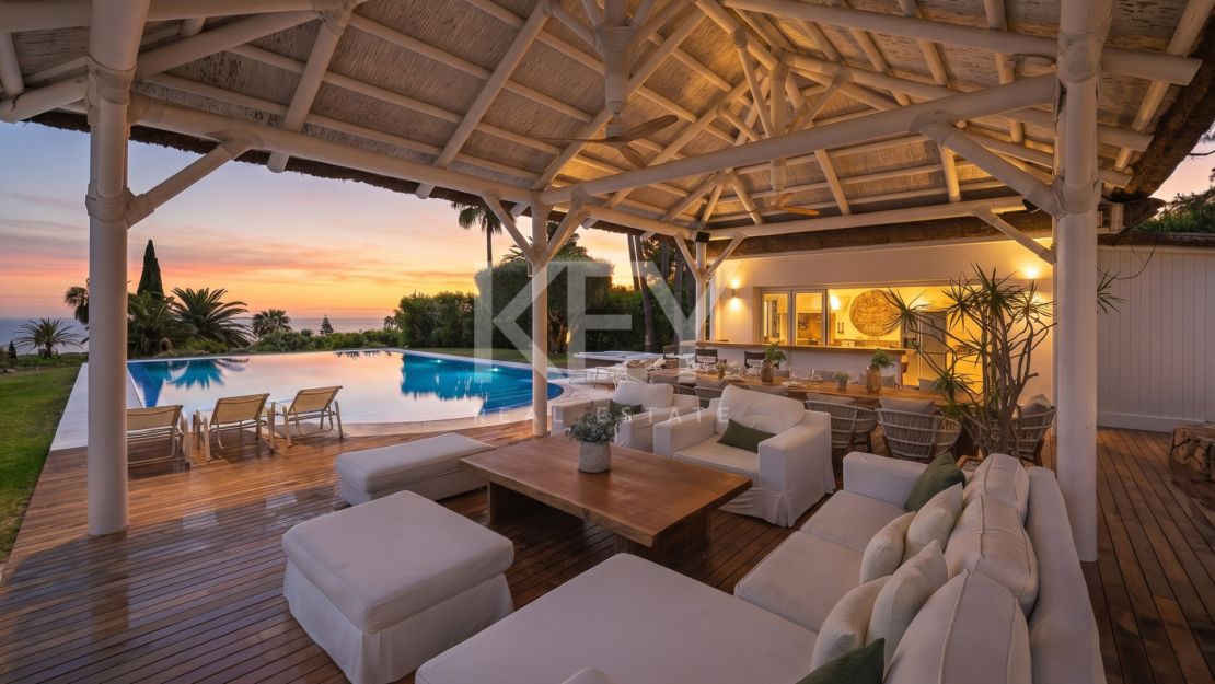 Luxury Mediterranean villa with sea views in Marbella East