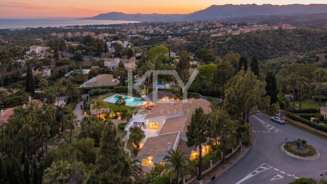 Luxury Mediterranean villa with sea views in Marbella East