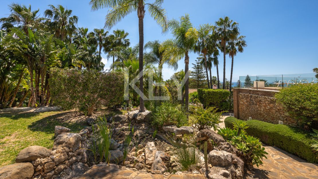 Luxury Mediterranean villa with sea views in Marbella East