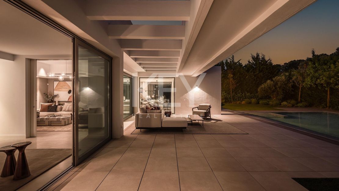 Contemporary villa for sale in El Paraíso, New Golden Mile, Marbella