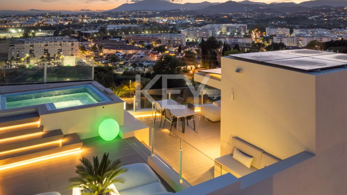 Contemporary luxury villa with panoramic views in Nueva Andalucía, Marbella