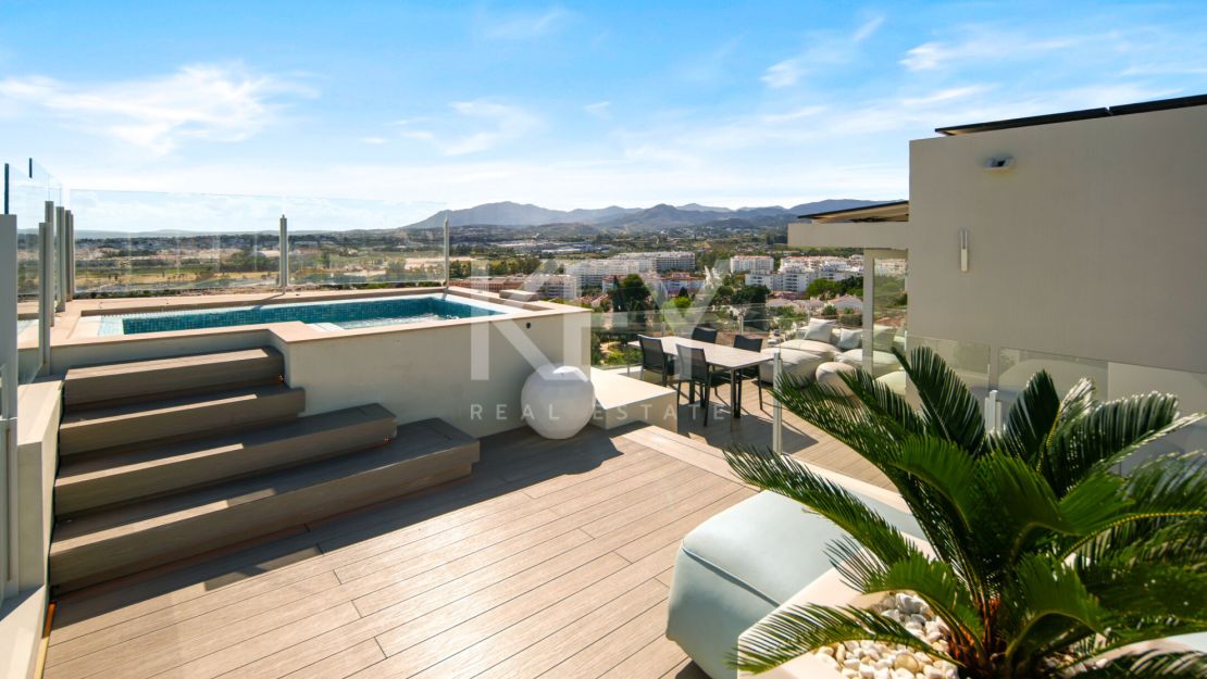 Contemporary luxury villa with panoramic views in Nueva Andalucía, Marbella