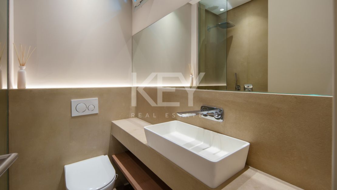 Contemporary luxury villa with panoramic views in Nueva Andalucía, Marbella