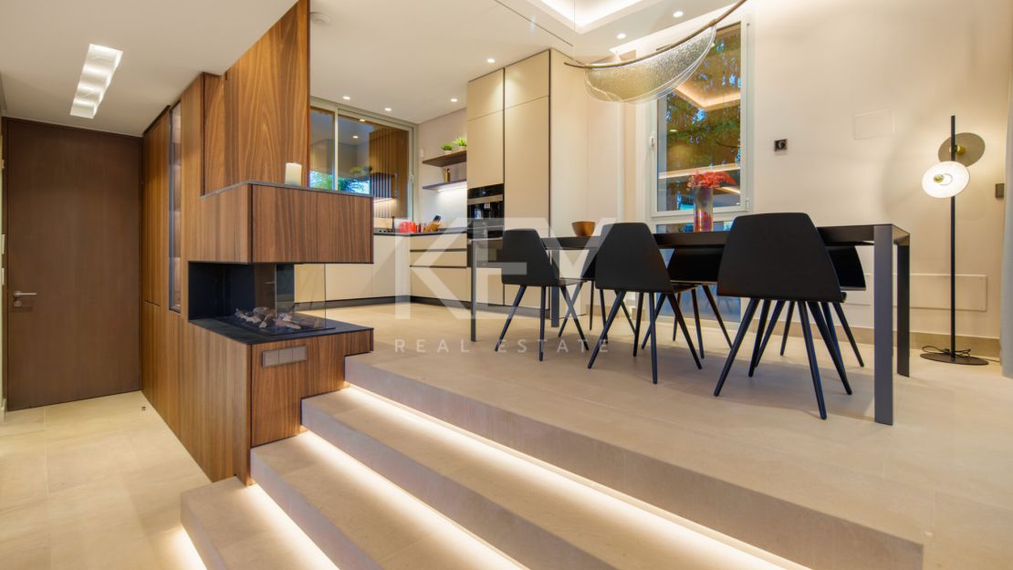 Contemporary luxury villa with panoramic views in Nueva Andalucía, Marbella