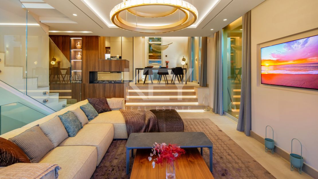 Contemporary luxury villa with panoramic views in Nueva Andalucía, Marbella