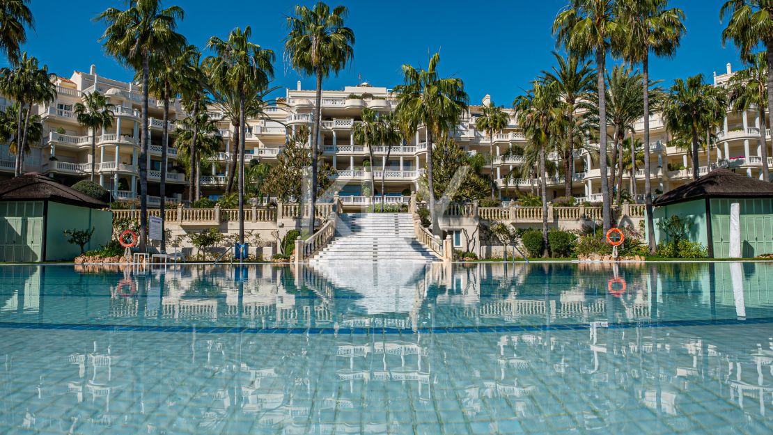 Frontline Beachfront Apartment for Sale in Estepona’s New Golden Mile
