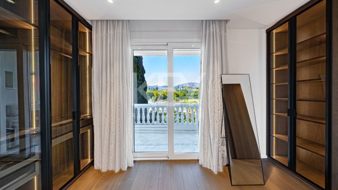 Frontline Beachfront Apartment for Sale in Estepona’s New Golden Mile