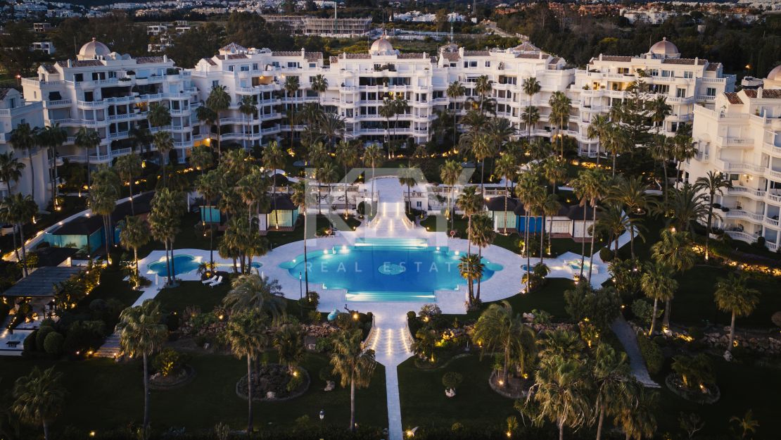 Frontline Beachfront Apartment for Sale in Estepona’s New Golden Mile